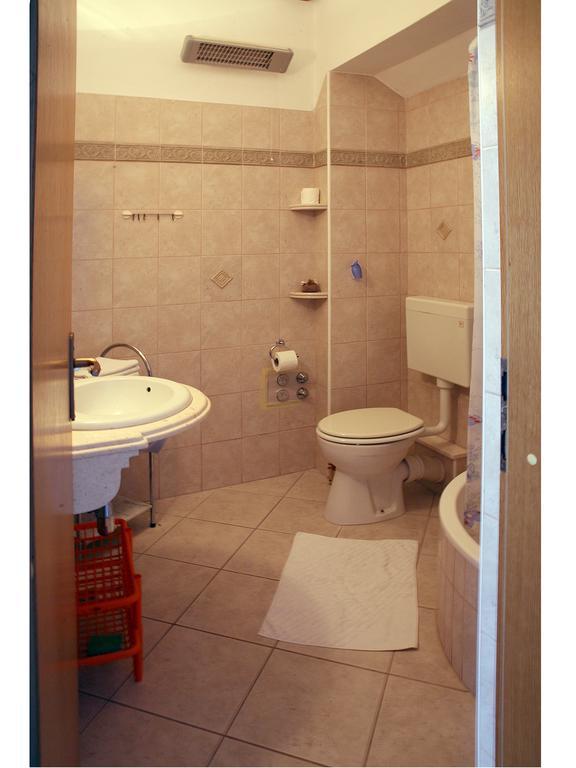 Maletic Apartma Kastela